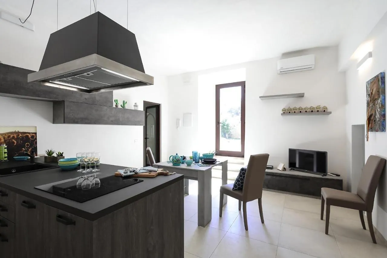 The Tower'S Garden Apartment San Gimignano